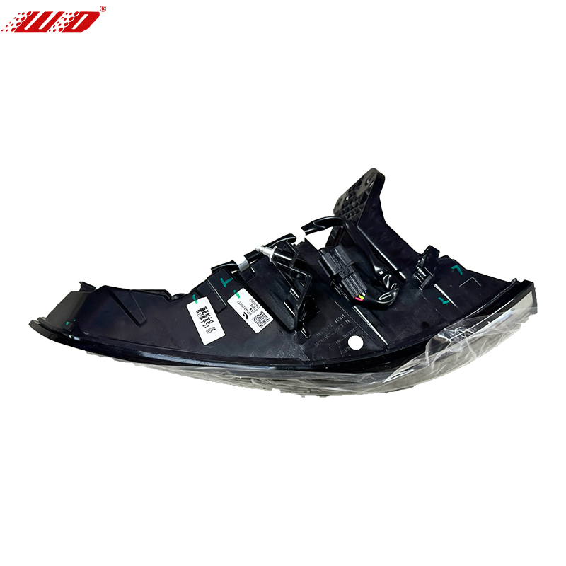 X02-41330011 - Levé zadní světlo - L8 X02-41330012 - Pravé zadní světlo - L8