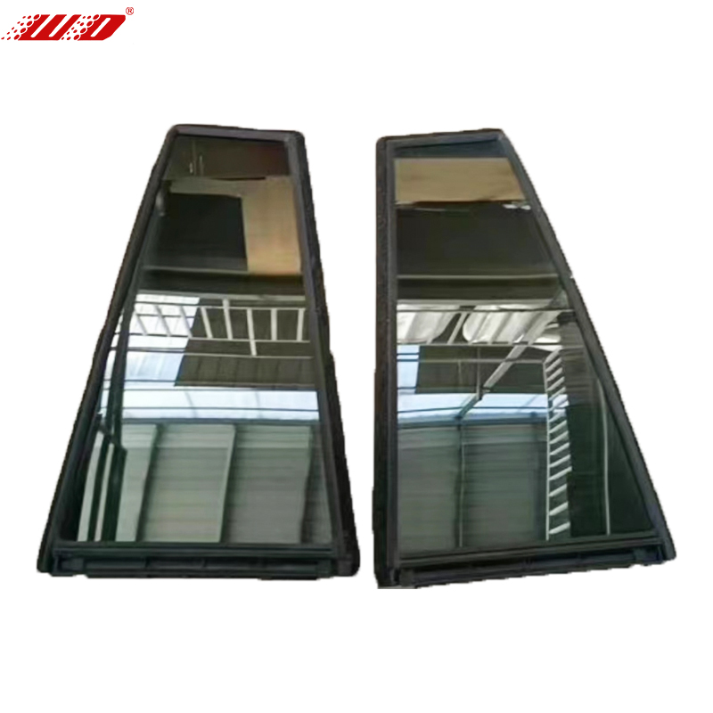 X02-54030010 - Sklo bočního okna zadních dveří L-L8 X02-54030020 - Sklo bočního okna zadních dveří R-L8